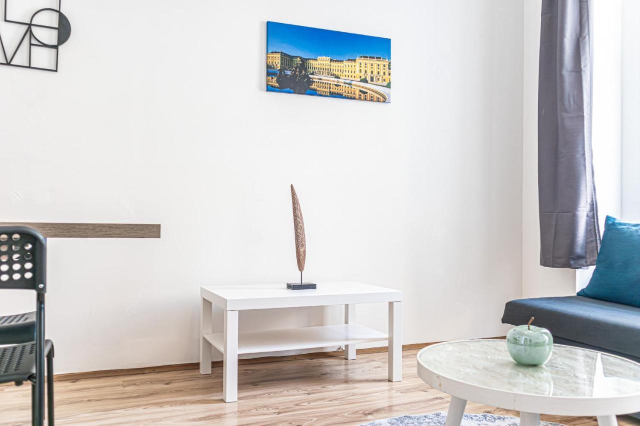 Attractive 1br And 1 Lr Comfortable Design, Great Location * Viena