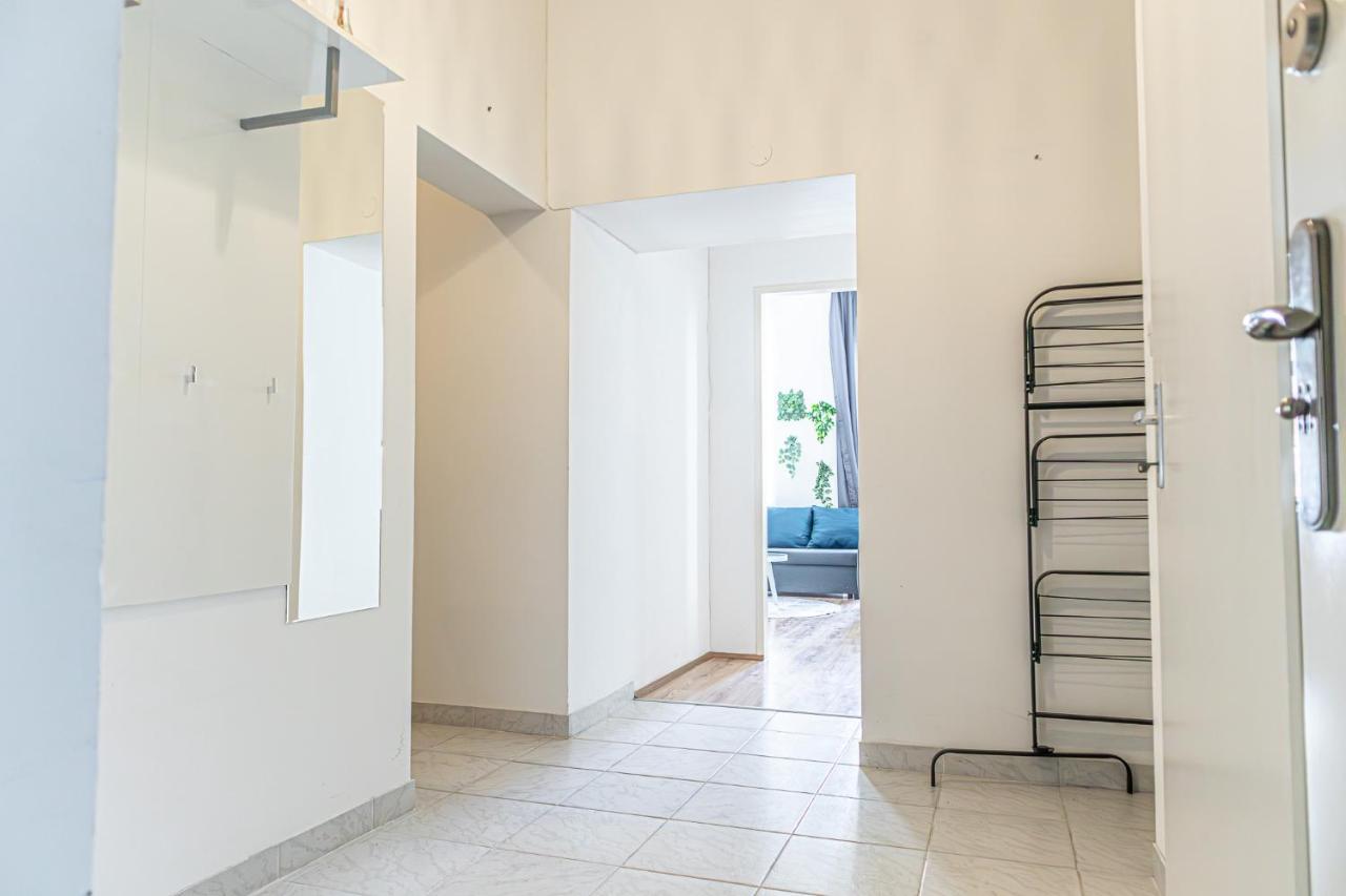 Attractive 1br And 1 Lr Comfortable Design, Great Location * Viena