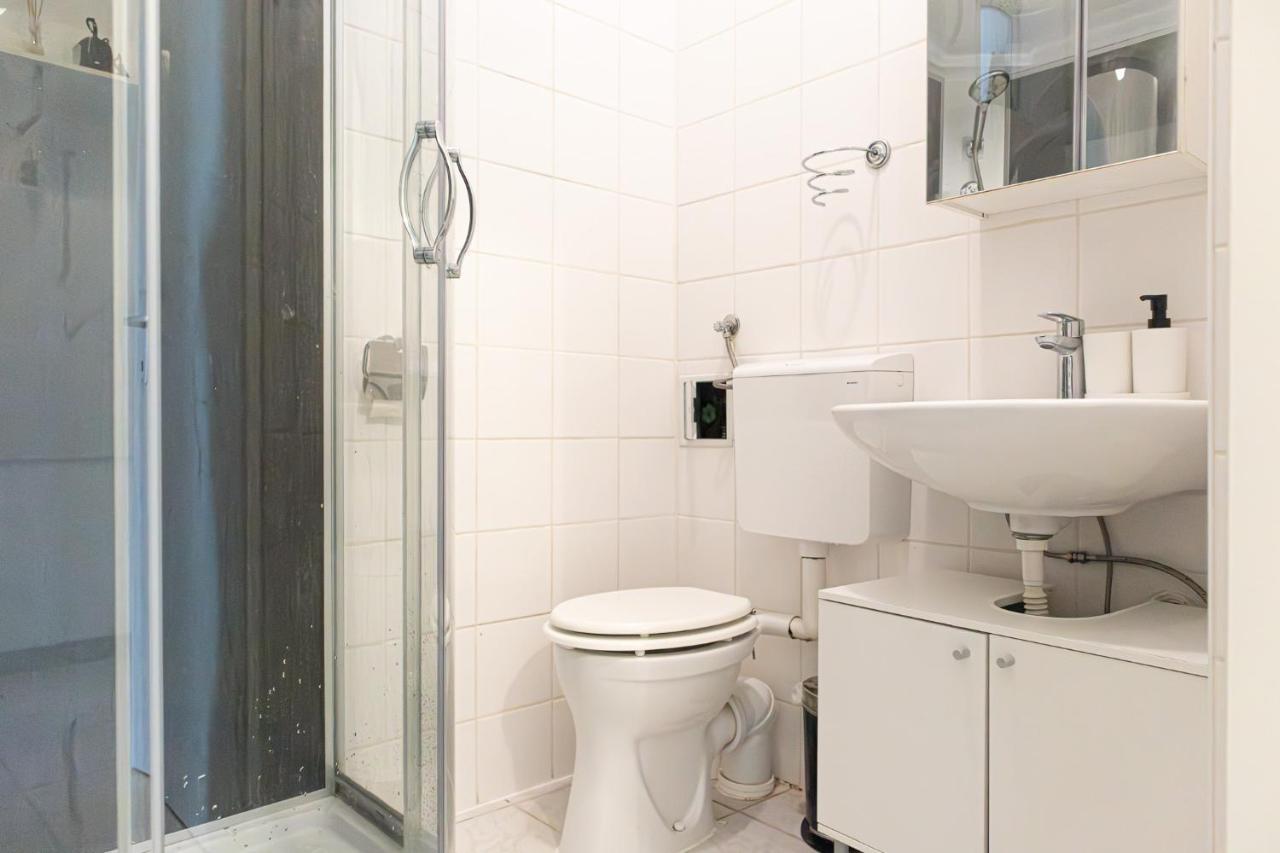 Attractive 1br And 1 Lr Comfortable Design, Great Location Viena