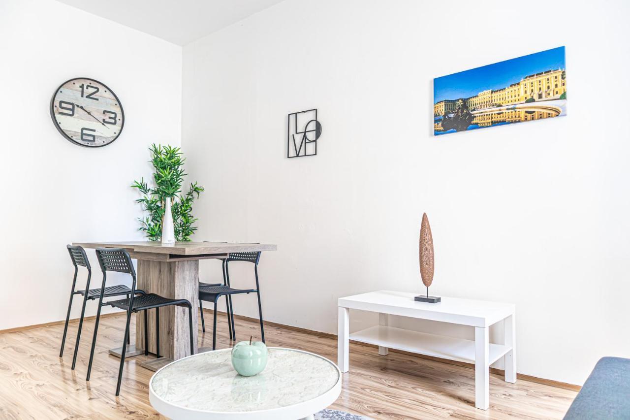Attractive 1br And 1 Lr Comfortable Design, Great Location * Viena