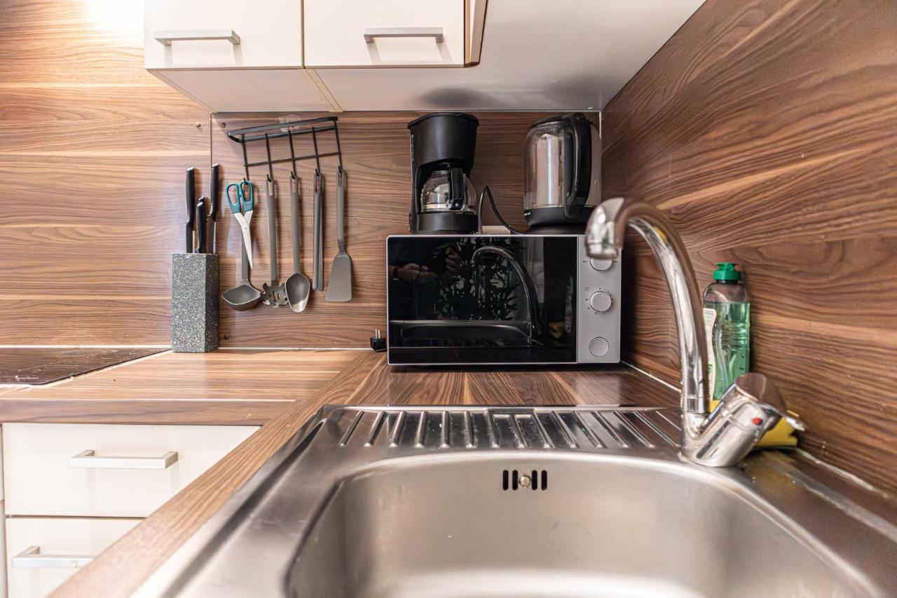 Attractive 1br And 1 Lr Comfortable Design, Great Location Appartamento *